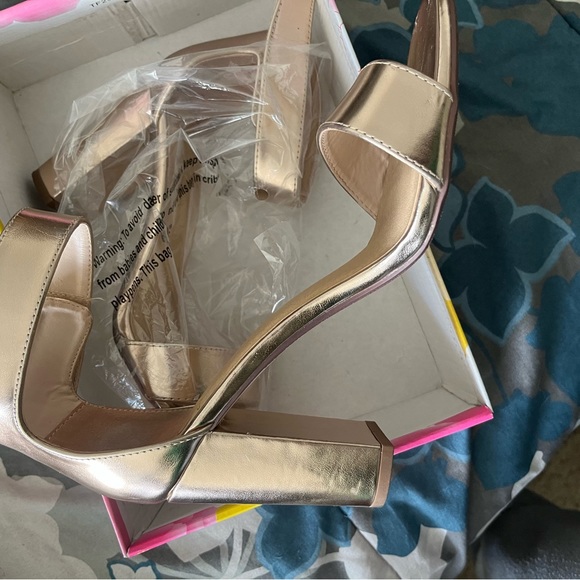 Shoes - Picture 9 of 16